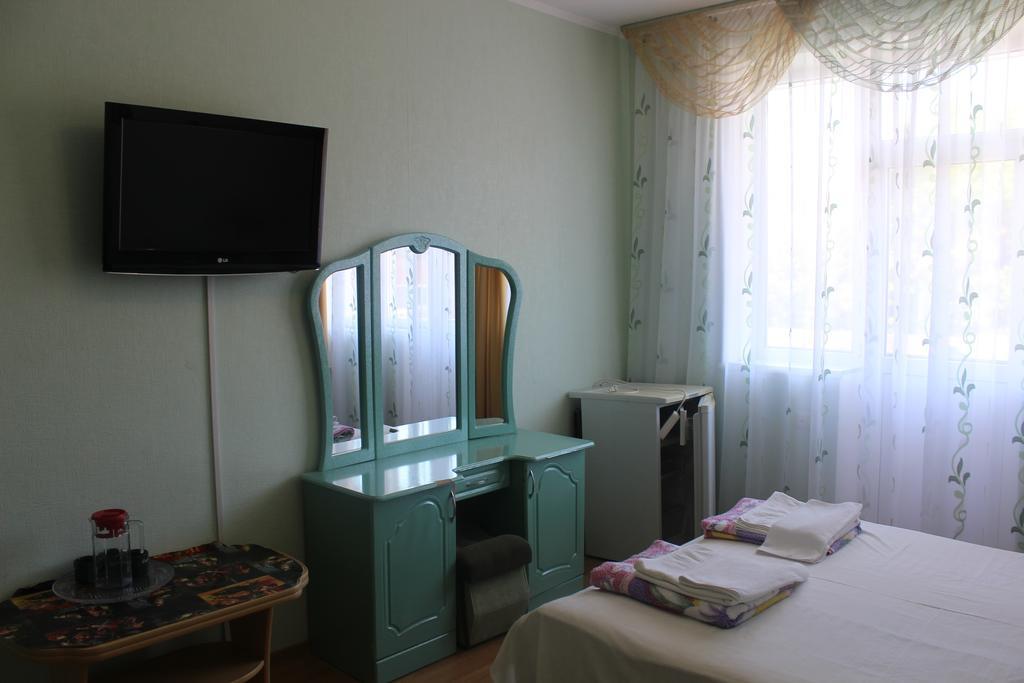 Mini-Hotel Zhemchuzhina 拉扎列夫斯科耶 外观 照片