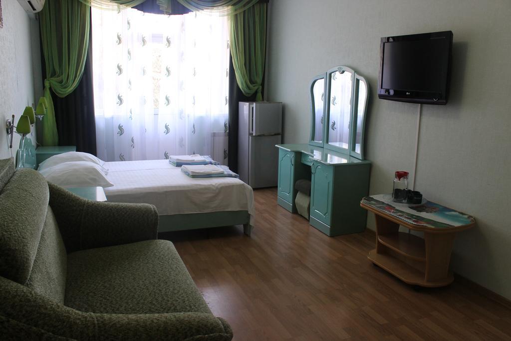 Mini-Hotel Zhemchuzhina 拉扎列夫斯科耶 外观 照片